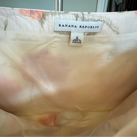 Banana Republic Strapless light pink with flowers size 6 dress - Picture 3 of 3